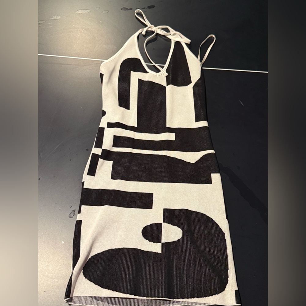 Black and White Geometric Print Dress